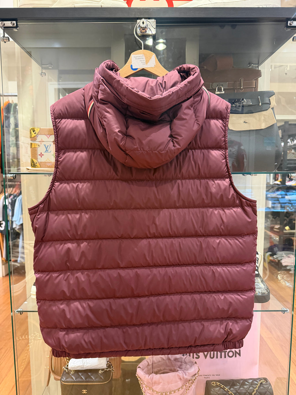 Moncler Mariseillan Gilet
Down Vest - Burgundy