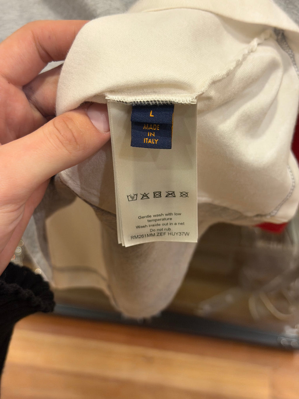Louis Vuitton Signature LS - Grey/Red/White