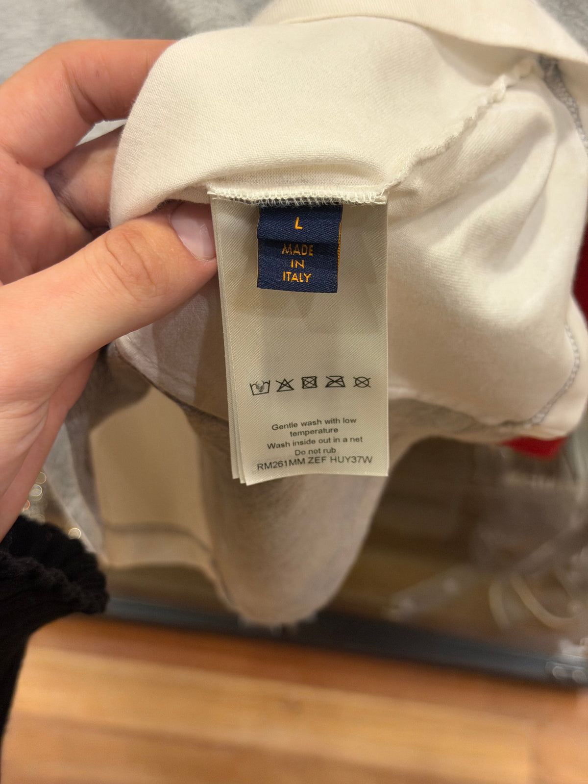 Louis Vuitton Signature LS - Grey/Red/White