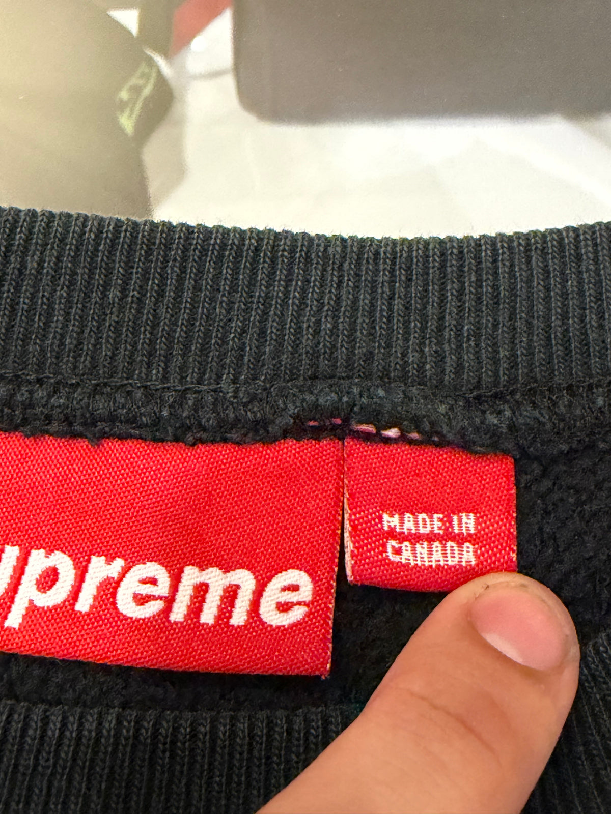 Supreme AW01 Superman
Crewneck - Black