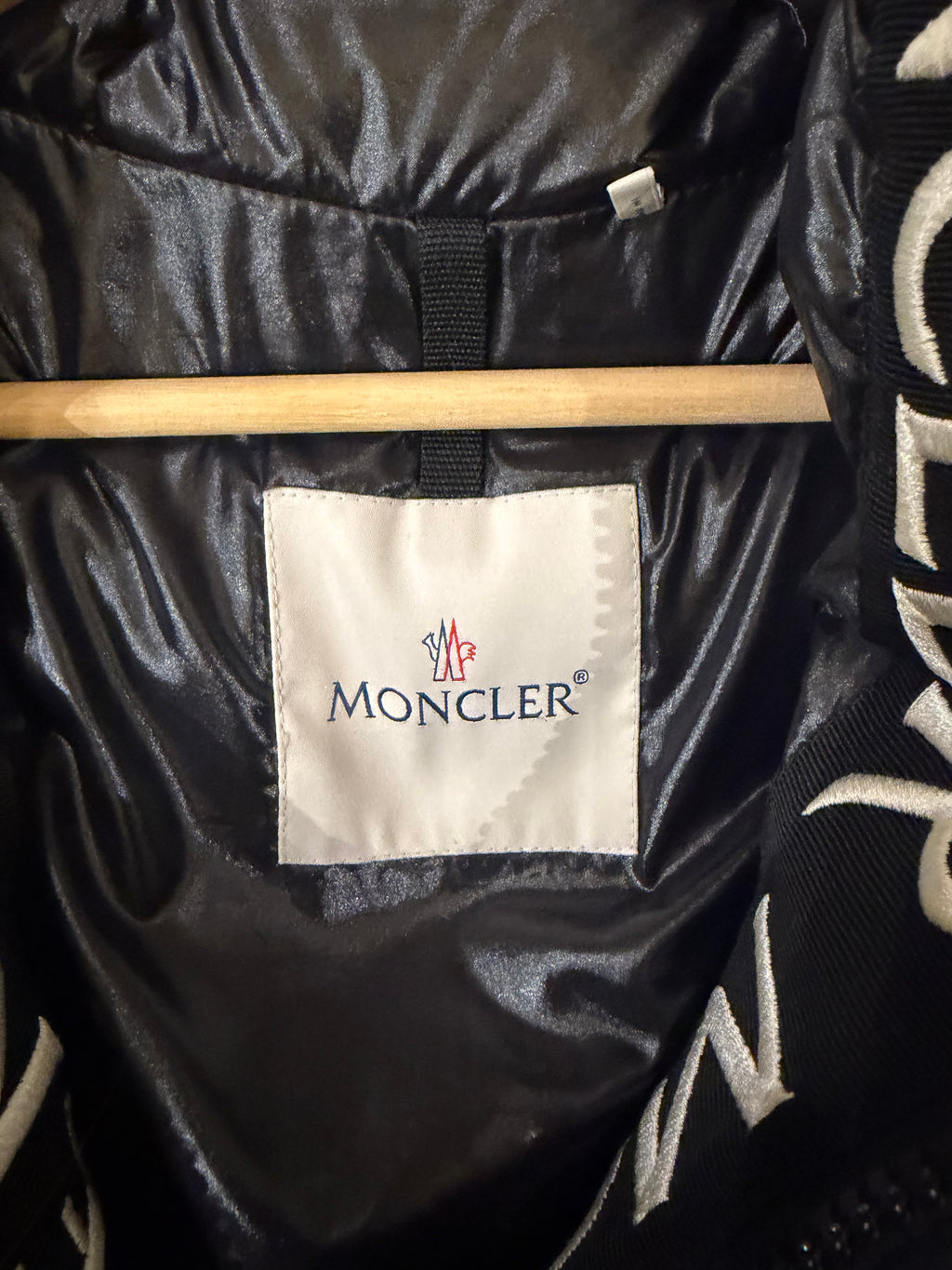 Moncler Montcla Down Puffer Jacket - Black