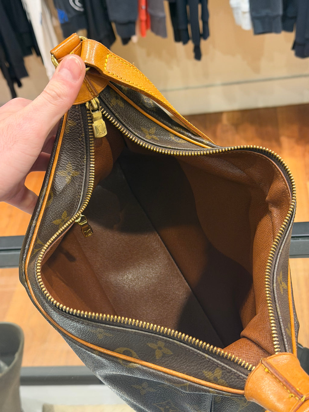 Louis Vuitton Boulogne 30 Shoulder Bag