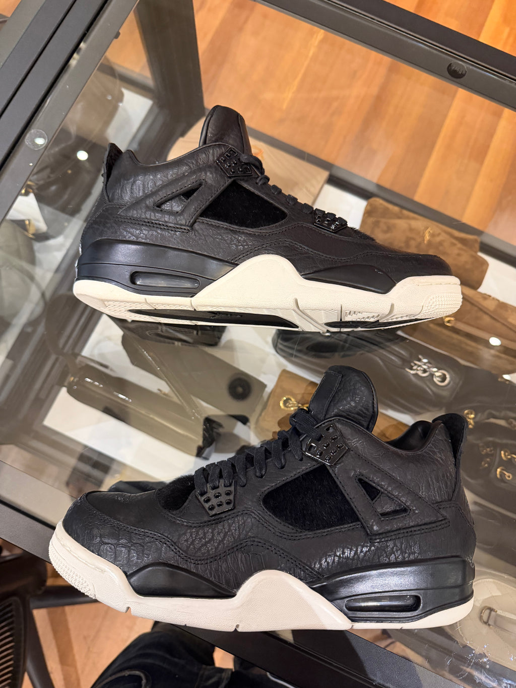 Jordan 4 Retro 'Pony Hair
Black'
