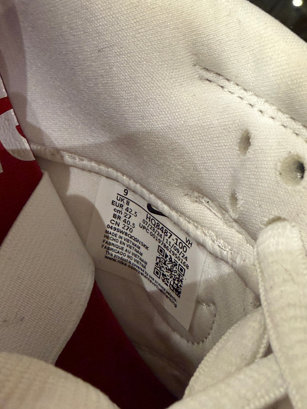 Supreme x Nike SB Dunk Low 94 ‘White Metallic Silver’