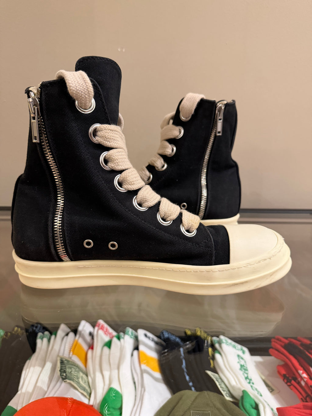 Rick Owens DRKSHDW
Ramone Jumbo Lace- Black
Milk Nylon Canvas