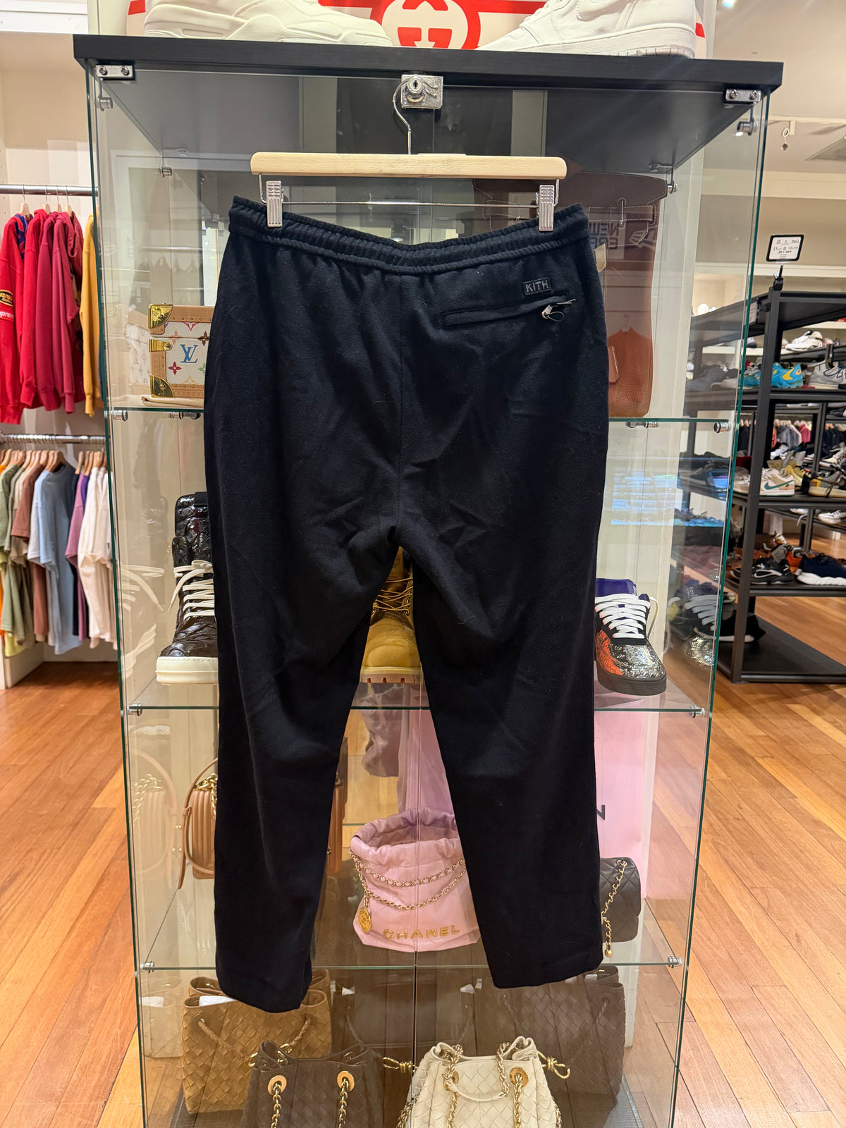 Kith x New York Yankees
Sweatpants - Black/Snakeskin