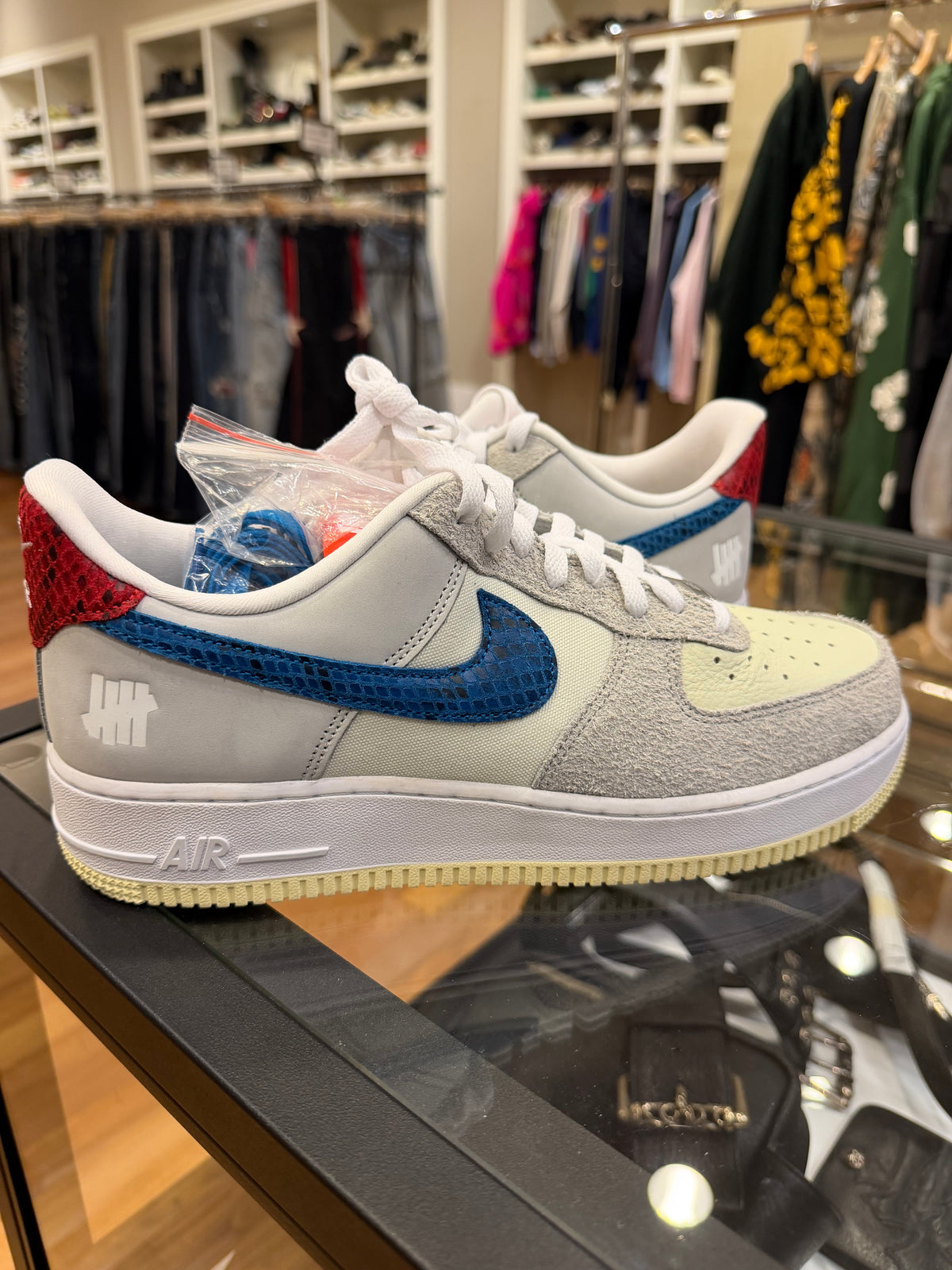 Nike Air Force 1 Low SP
'Undefeated 5 On It Dunk vs.
AF1'