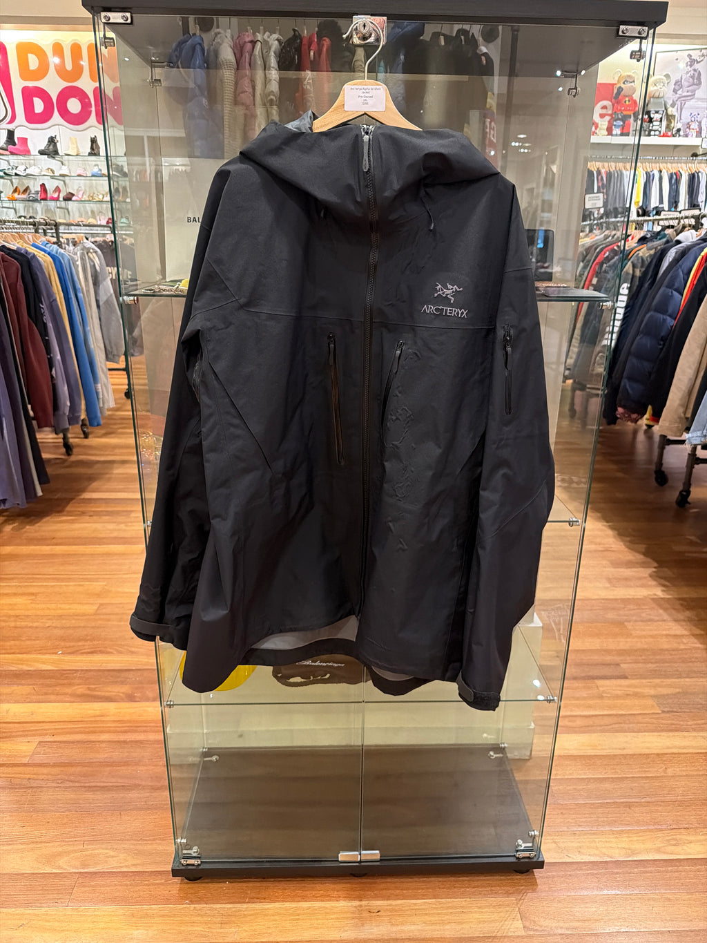 Arc’teryx Alpha SV Shell Jacket