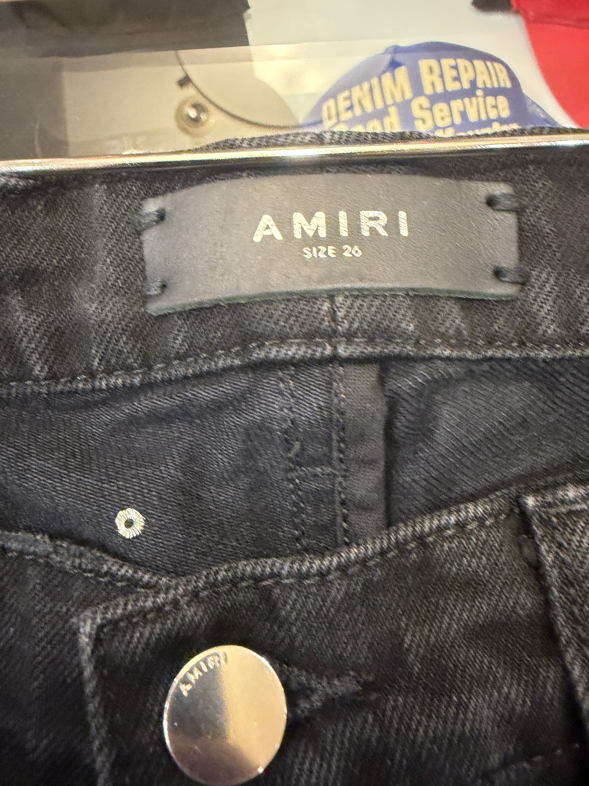 Amiri WMN Crystal
Embellished Distressed Jeans
-Black
