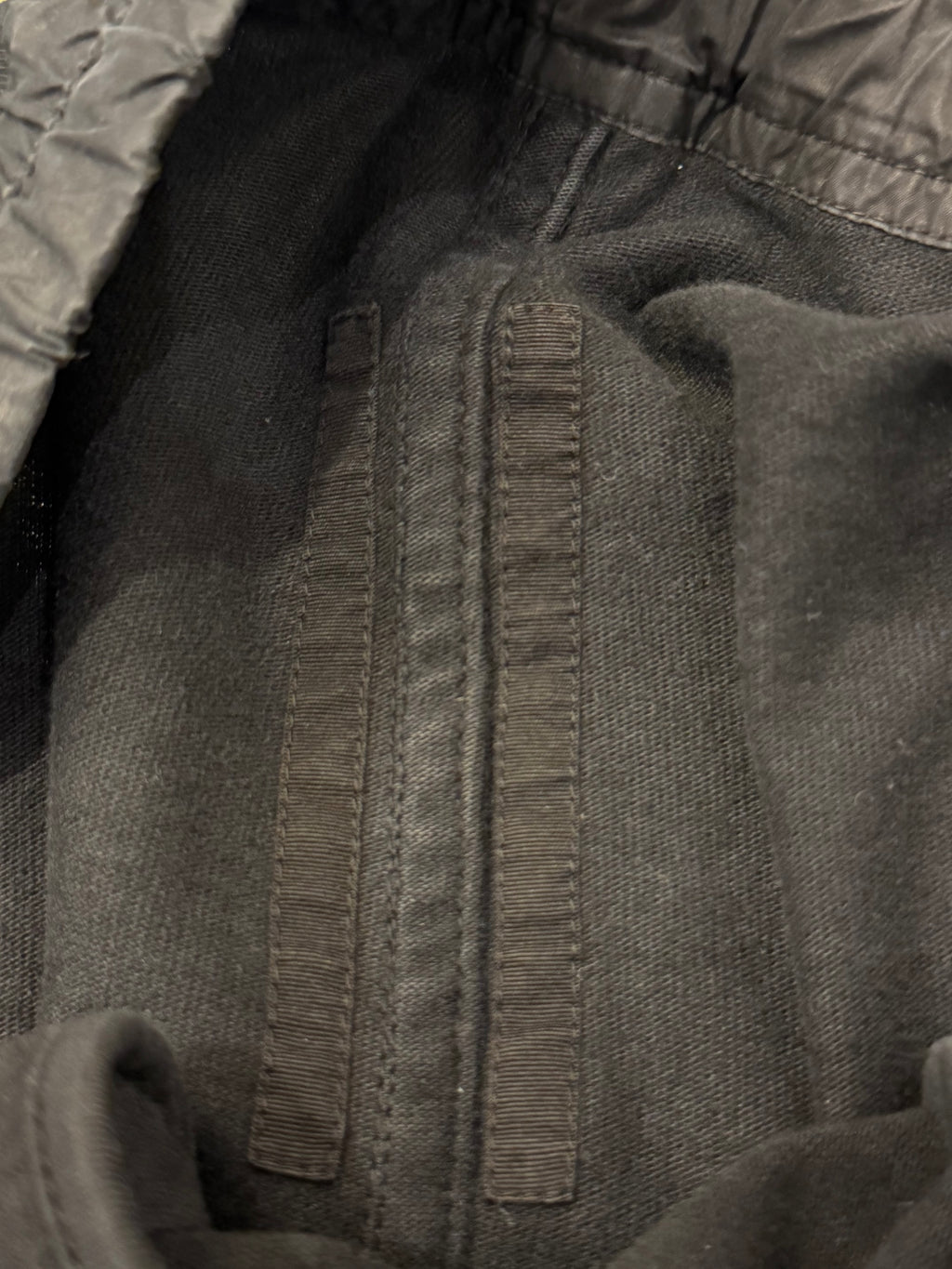 Rick Owens Cargo Jogger
Sweatpants- Black