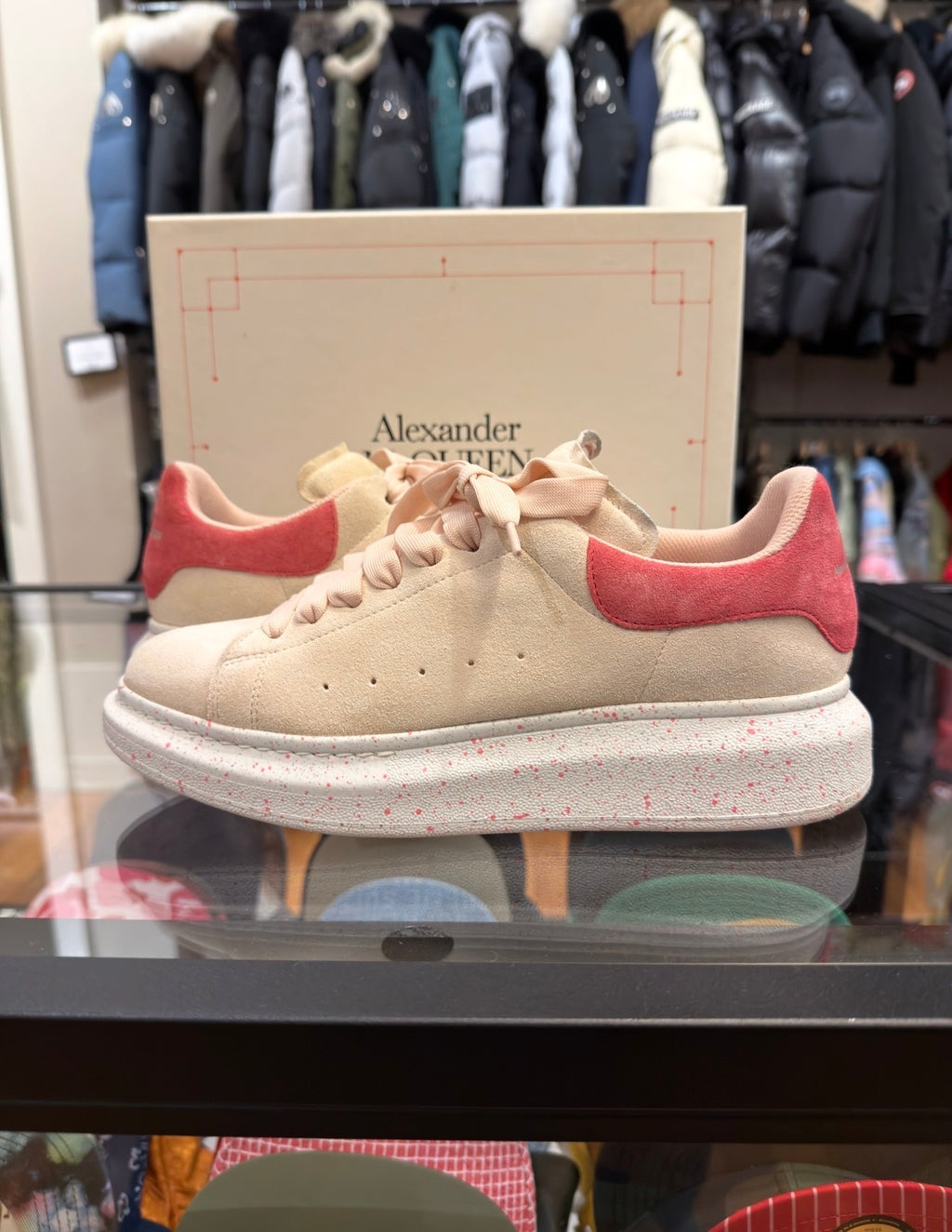 Alexander McQueen
Oversized Sneaker -
Pink/Beige