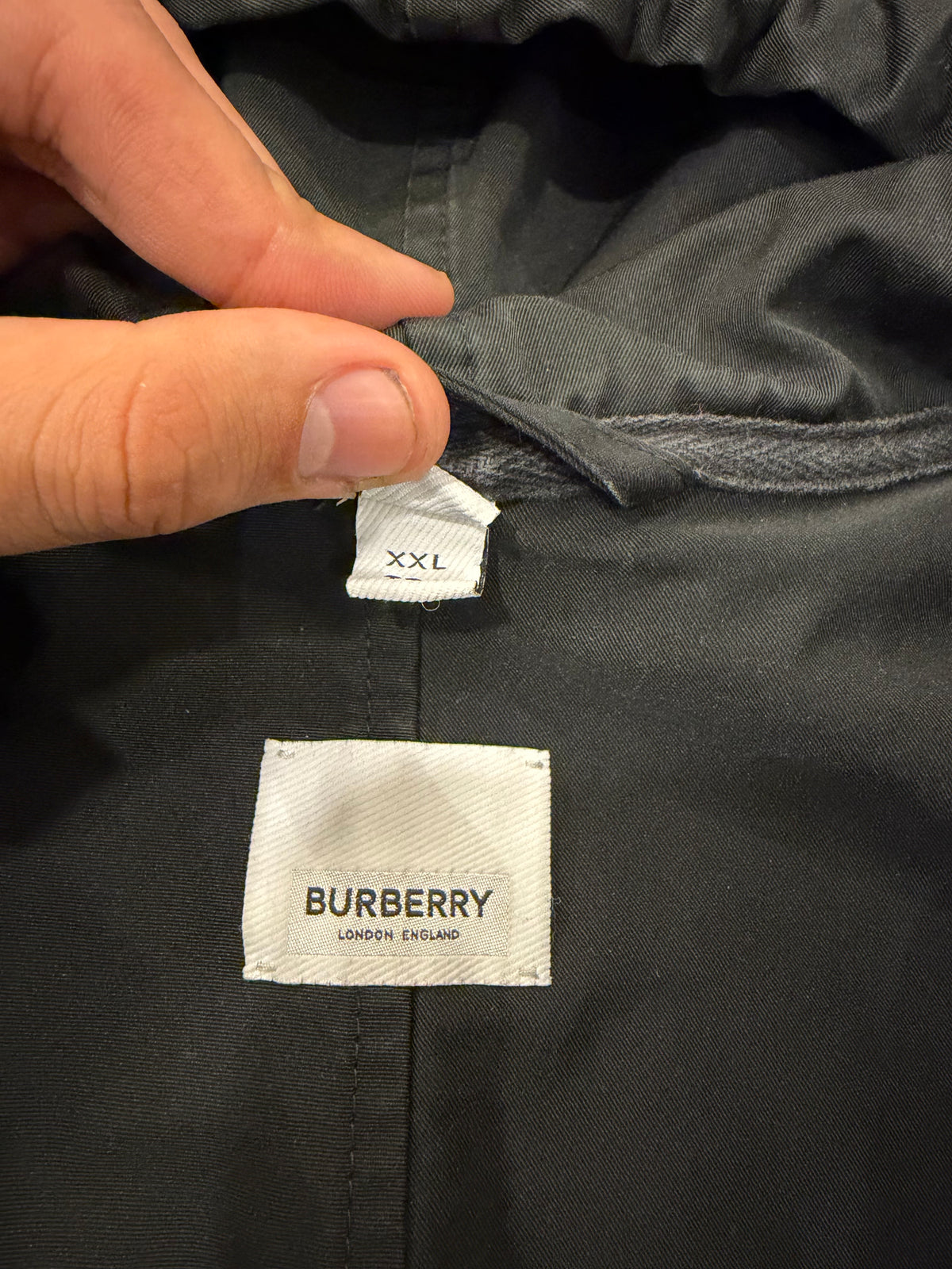 Burberry 20SS Nylon Jacket -
Rave Print