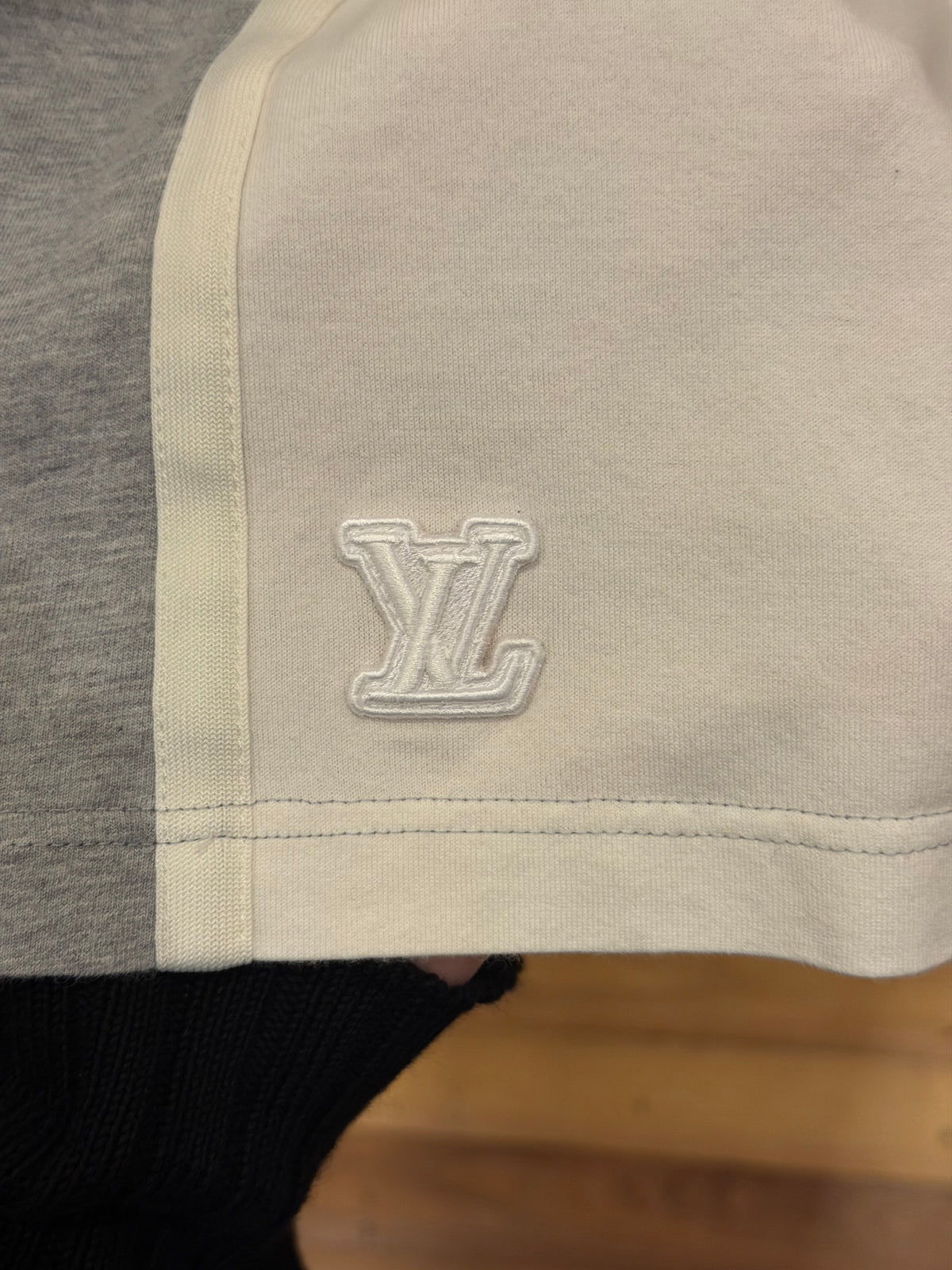 Louis Vuitton Signature LS - Grey/Red/White