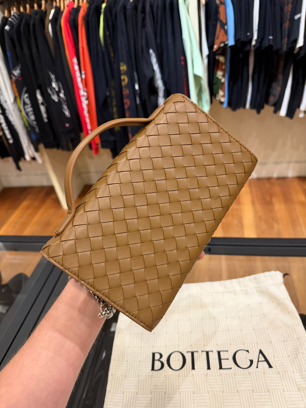 Bottega Veneta Andiamo Clutch 25 - Dark Caramel 20