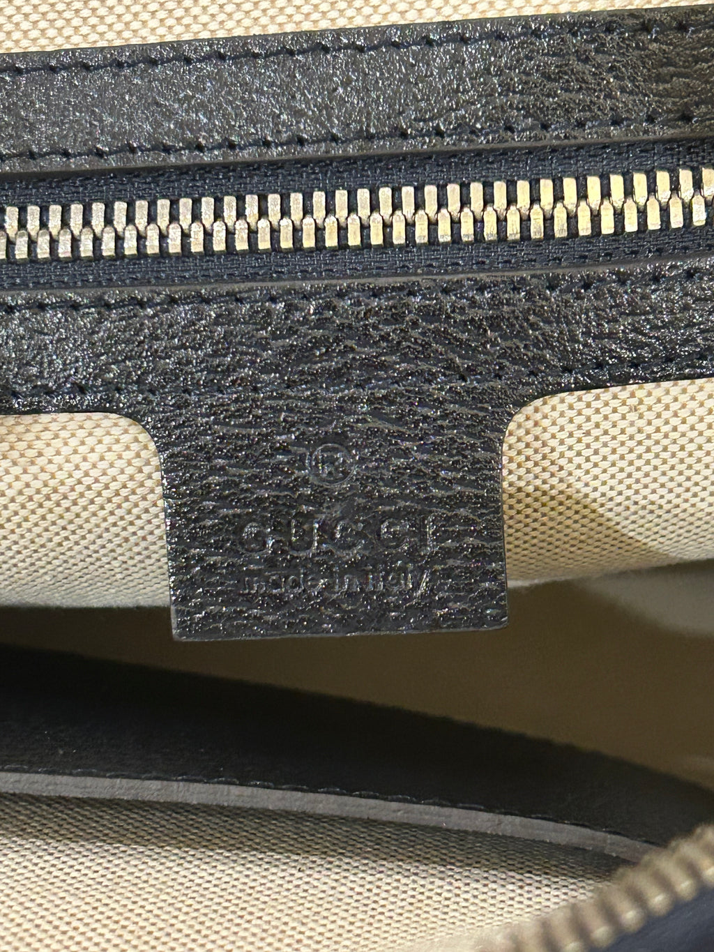 Gucci Ophedia GG Supreme Small Messenger Bag