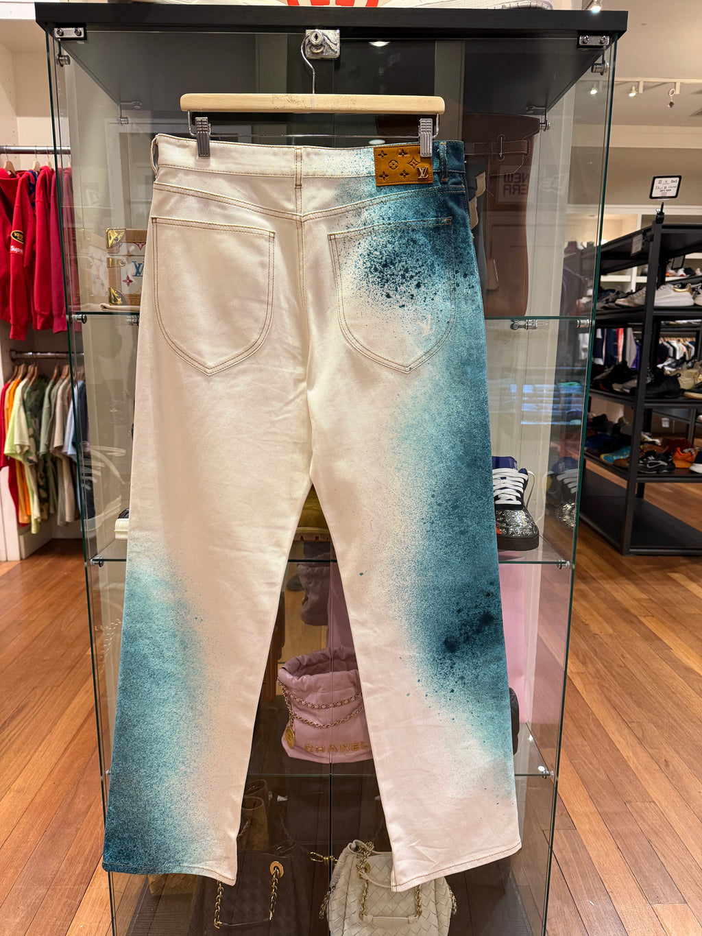 Louis Vuitton LV Spray Deni
Jeans - White/Turquoise