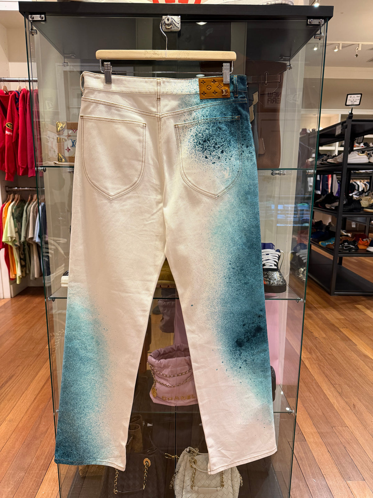 Louis Vuitton LV Spray Deni
Jeans - White/Turquoise