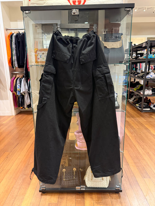 Balenciaga Loose Fit Cargo
Pants - Black