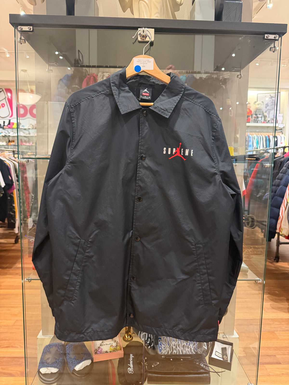 Supreme x Jordan
Coaches Jacket - Black