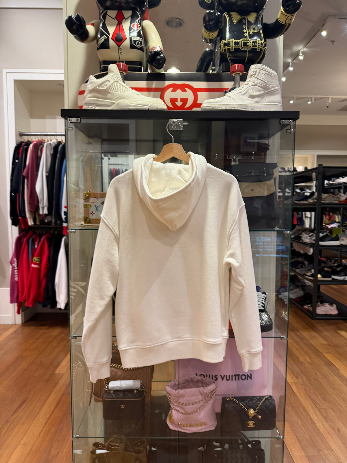 Louis Vuitton 3D Patched
Pocket Hoodie - White