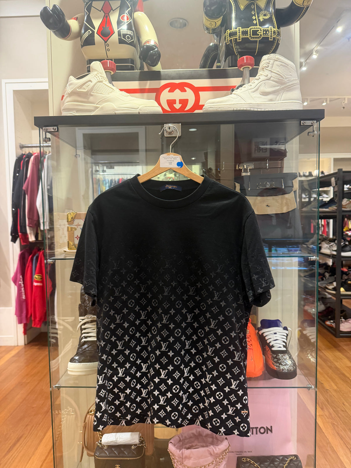 Louis Vuitton Monogram
Gradient Tee - Black