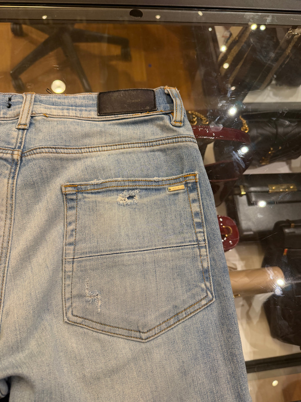 Amiri Leopard Patch Thrasher
Jeans - Blue