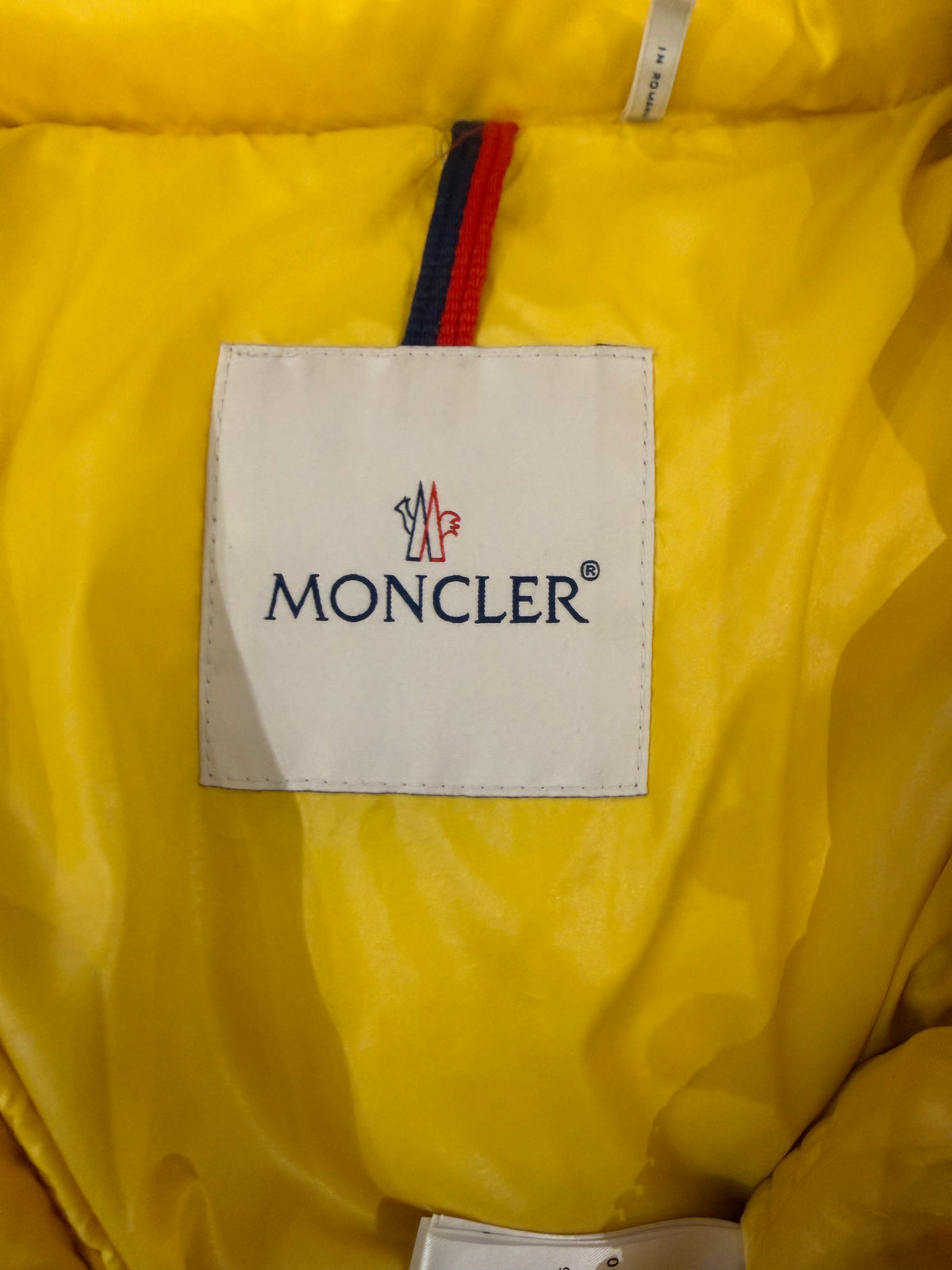 Moncler Maya Giubbotto
Down Puffer Jacket - Yellow