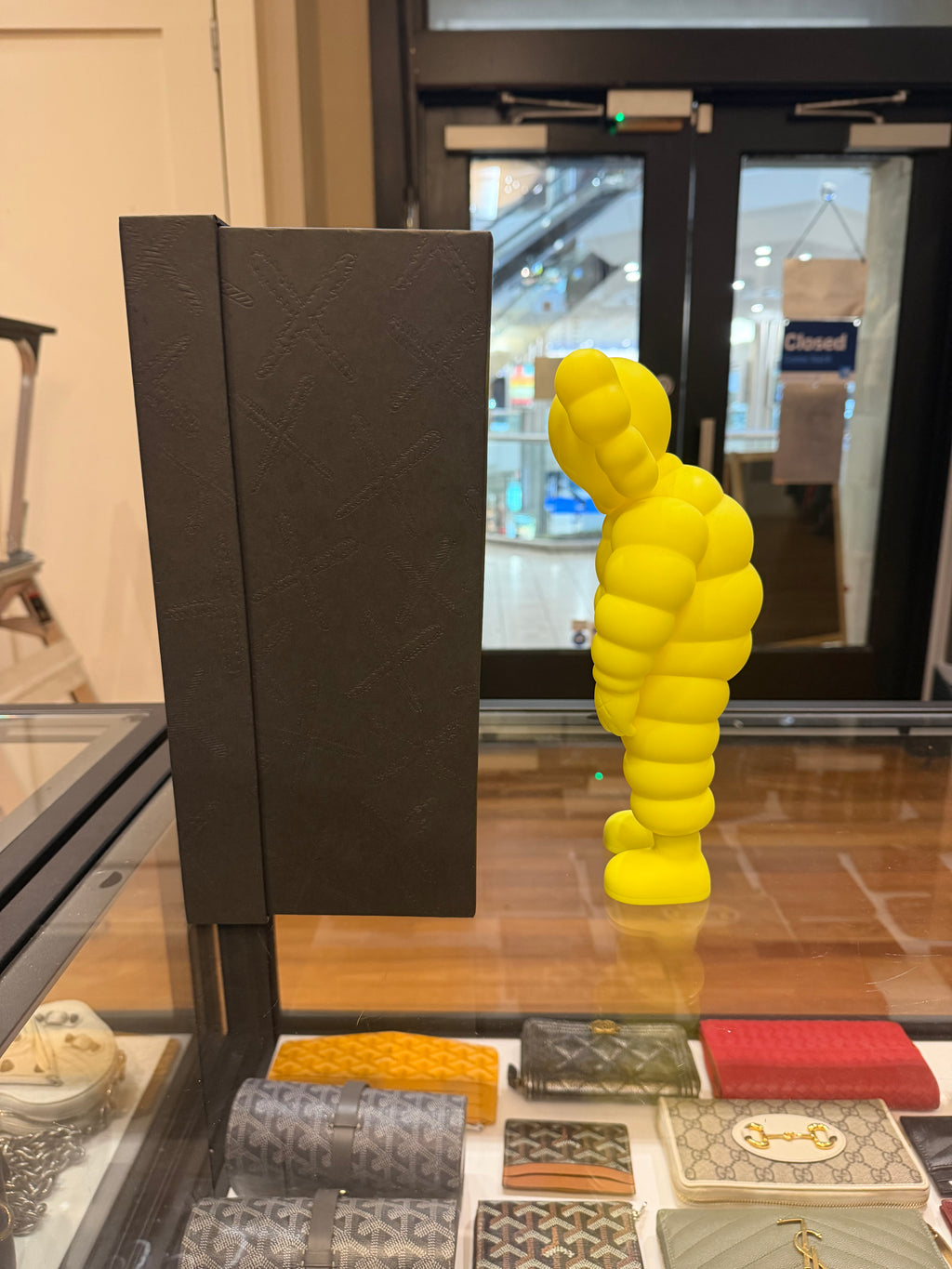 Kaws Open Edition What Party Figure - Neon