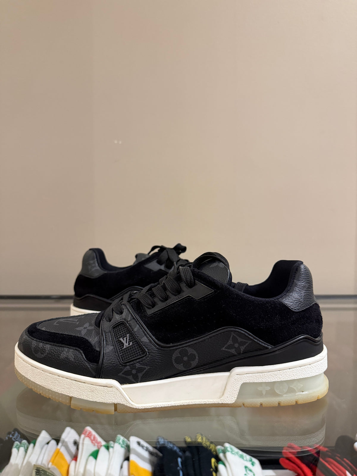 Louis Vuitton Trainer - Black
Monogram
