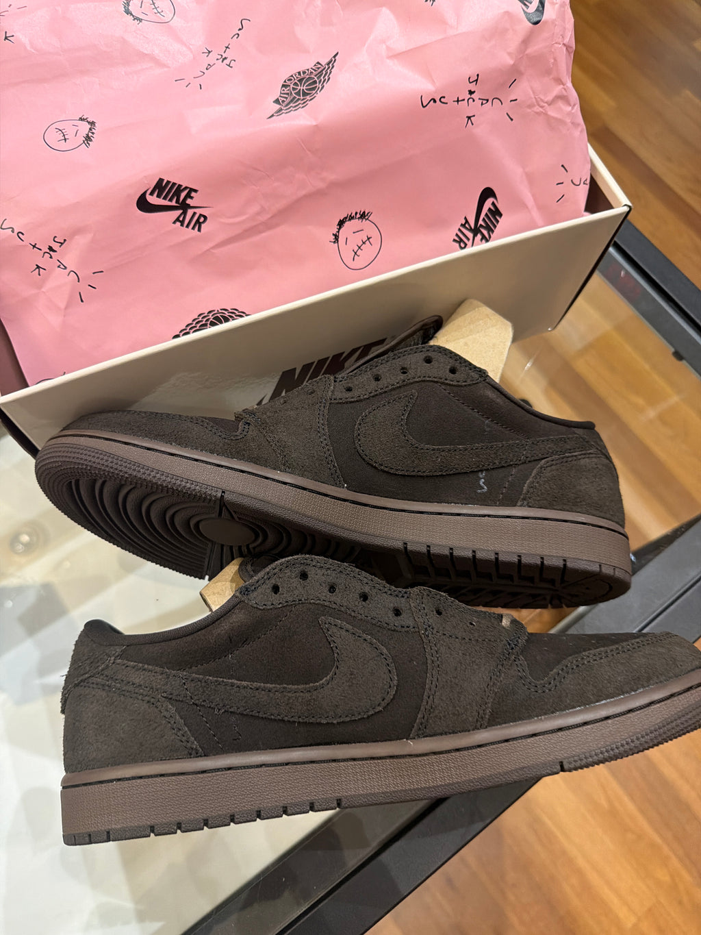 Jordan 1 Low OG SP 'Travis
Scott Velvet Brown'