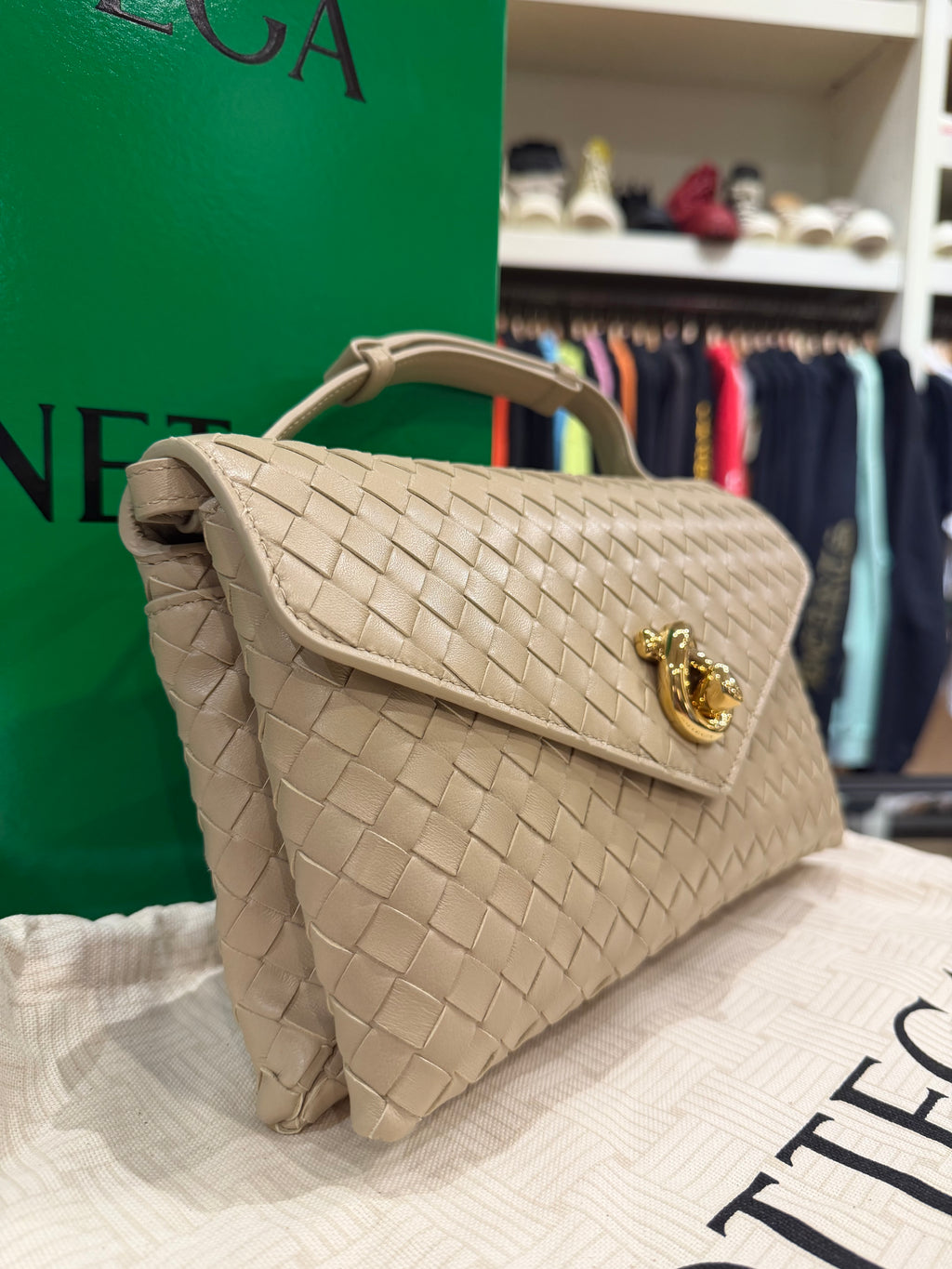 Bottega Veneta Knot Lock Shoulder Bag - Ecru
