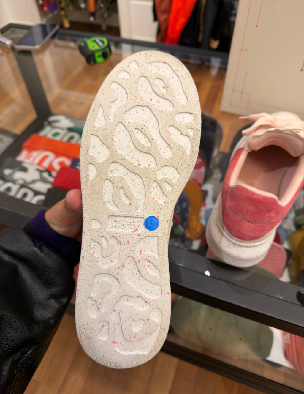 Alexander McQueen
Oversized Sneaker -
Pink/Beige