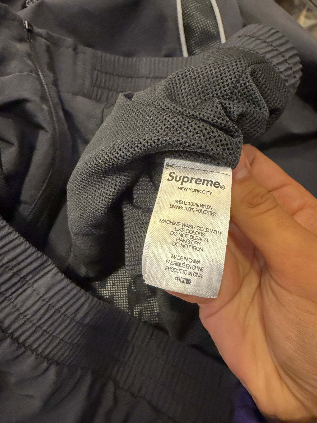 Supreme AOl
Glow-in-the-Dark Track
Jacket - Black