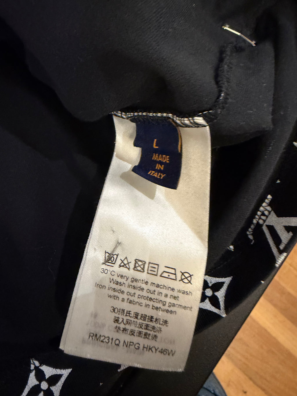 Louis Vuitton Monogram
Gradient Tee - Black