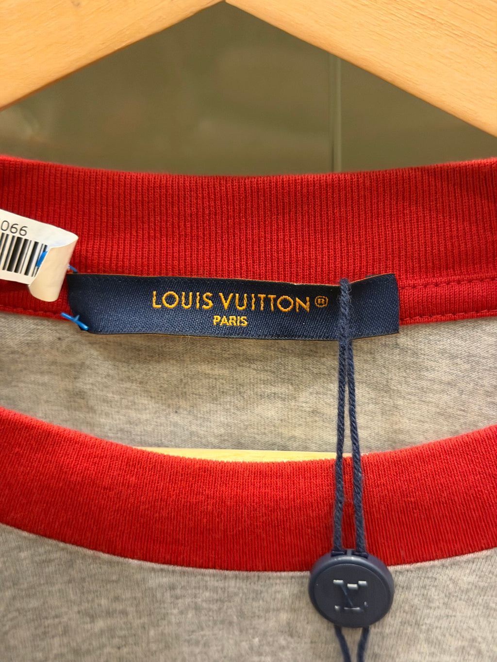Louis Vuitton Signature LS - Grey/Red/White