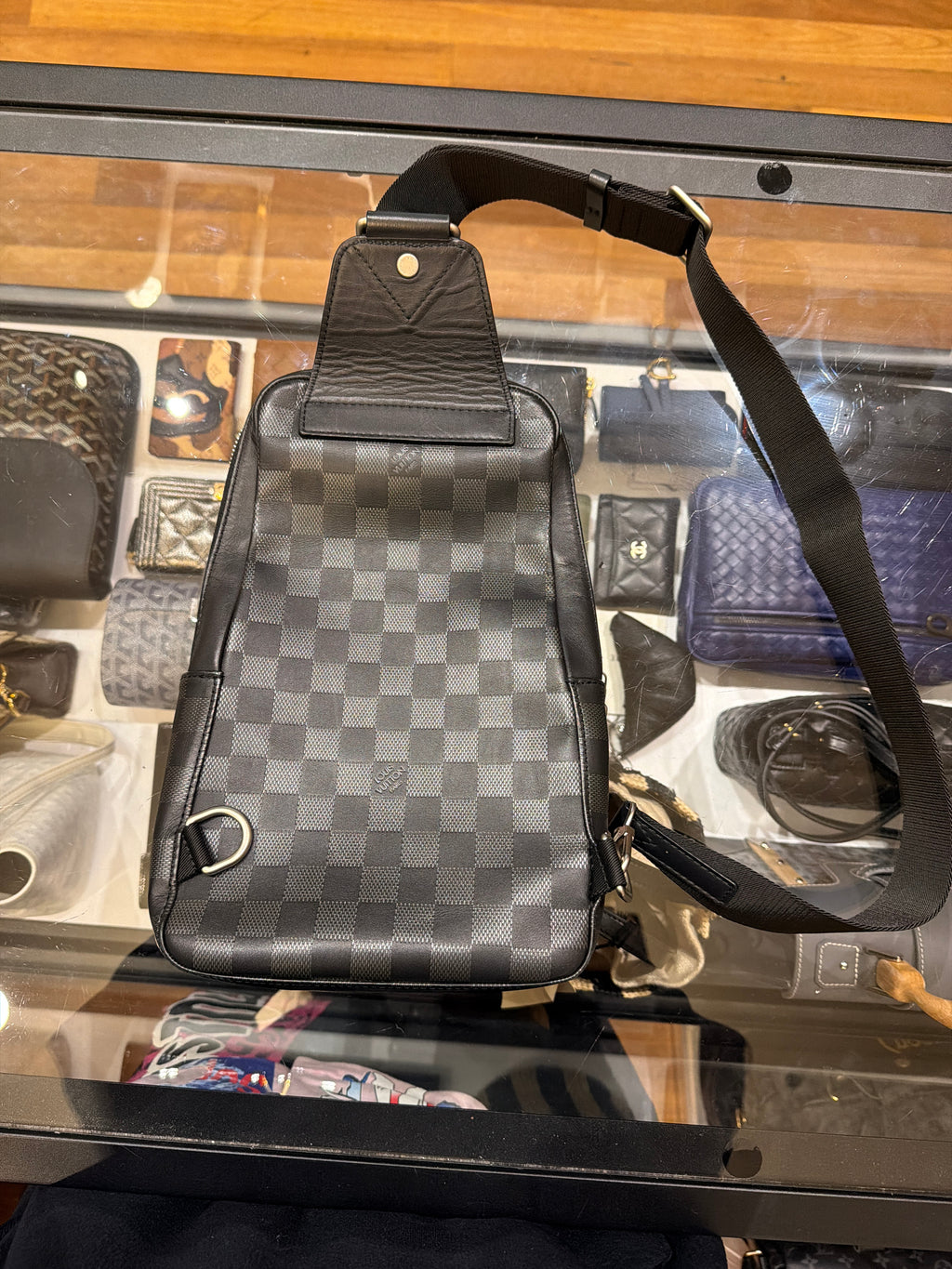 Louis Vuitton Damier Avenue Slingbag