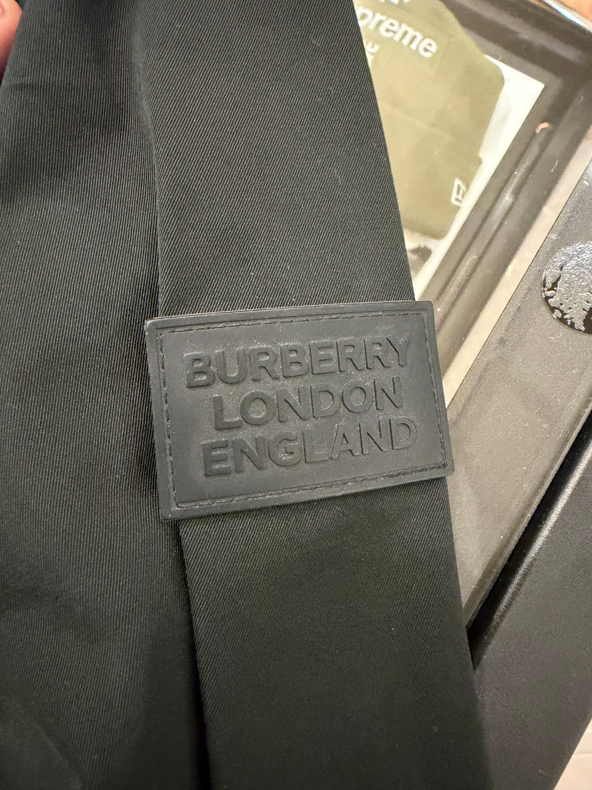 Burberry 20SS Nylon Jacket -
Rave Print