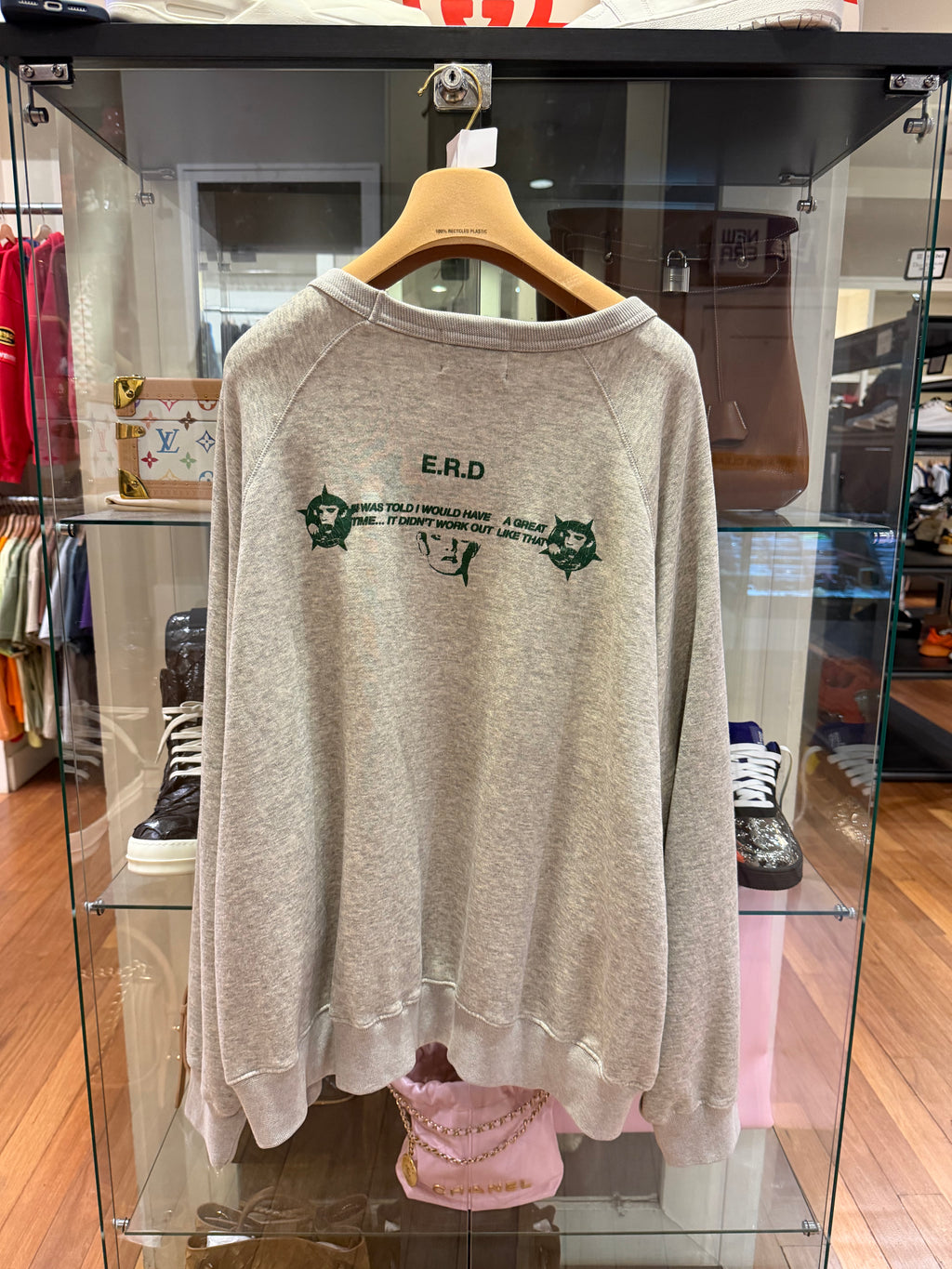 ERD "Dream That Won't Go Away" Raglan Graphic
Sweatshirt - Grey