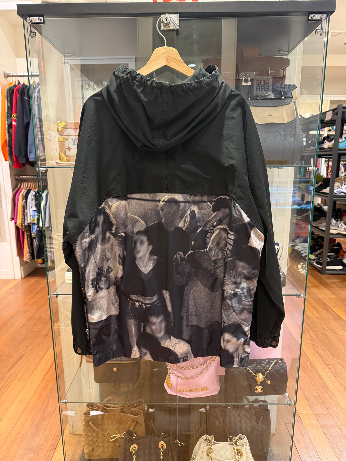 Burberry 20SS Nylon Jacket -
Rave Print
