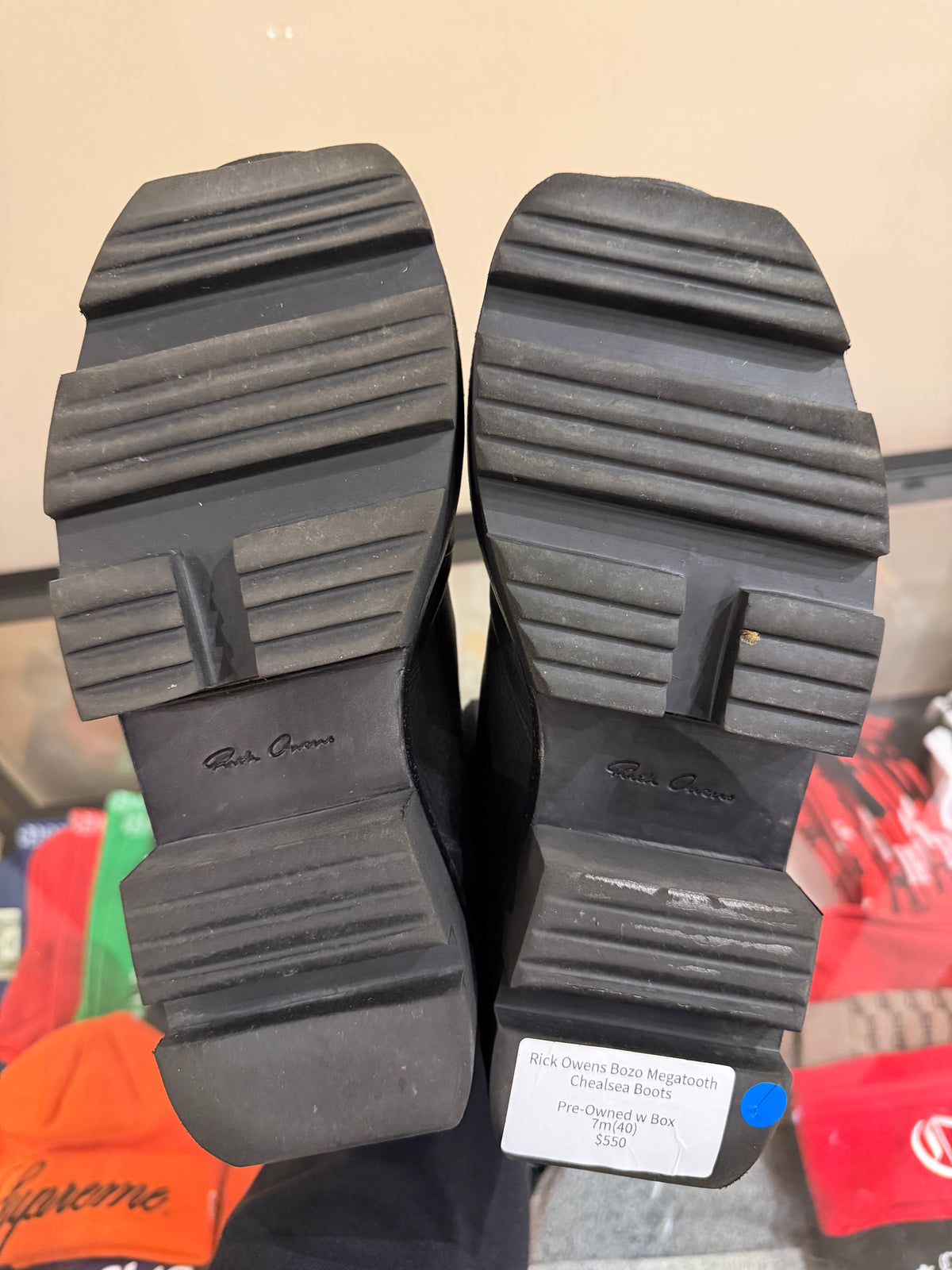 Rick Owens Bozo Megatooth
Chealsea Boots