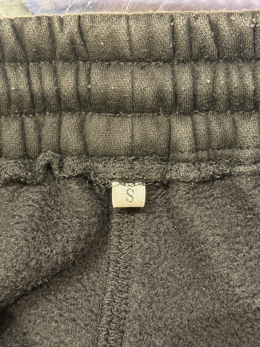 GV Gallery Rasberry Hills ‘Lil Leon’ Sweatpants - Black