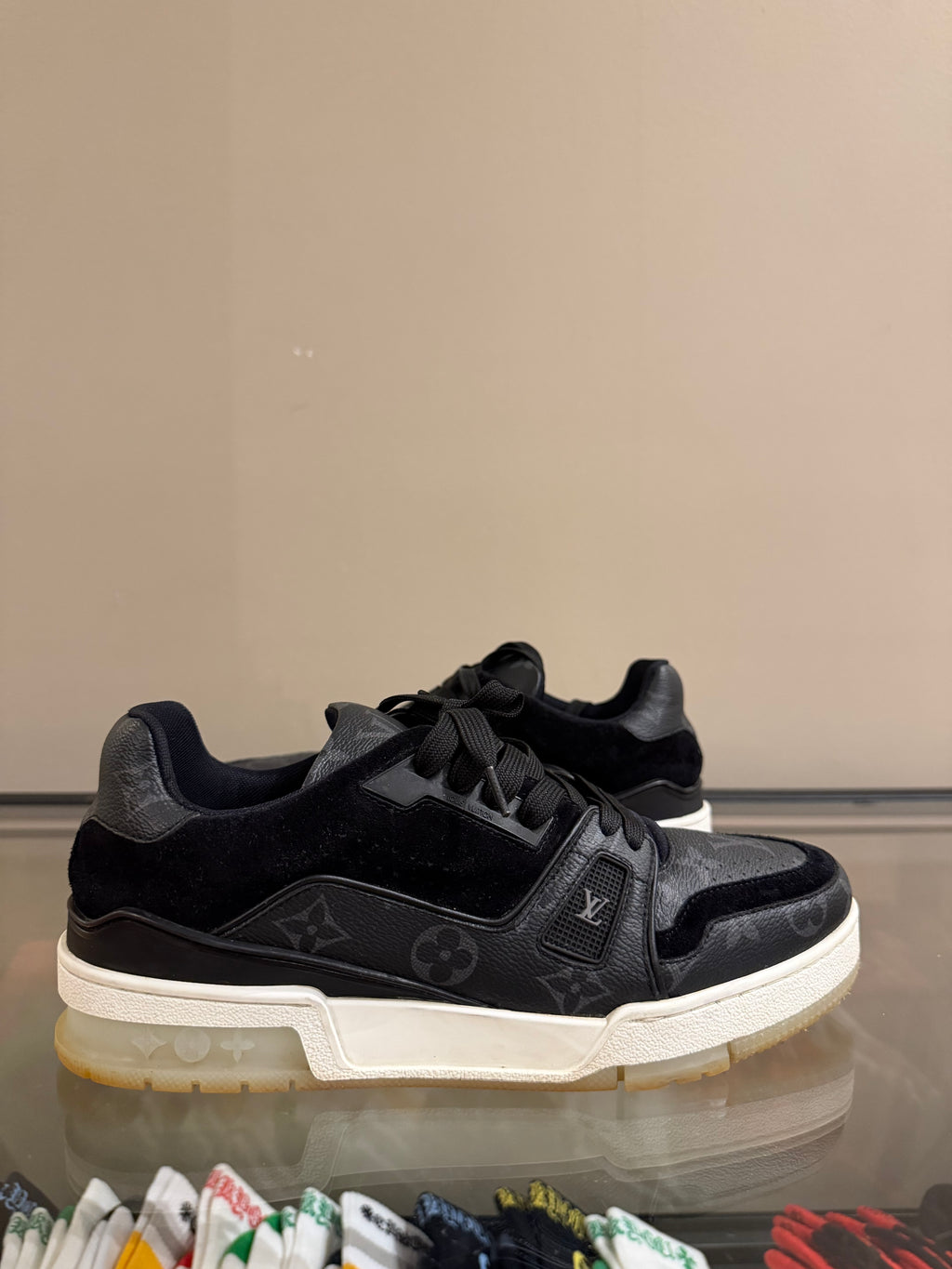 Louis Vuitton Trainer - Black
Monogram