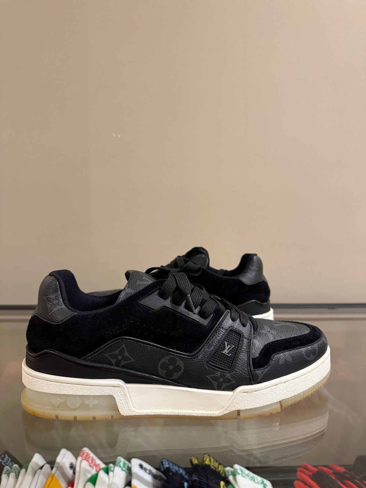 Louis Vuitton Trainer - Black
Monogram