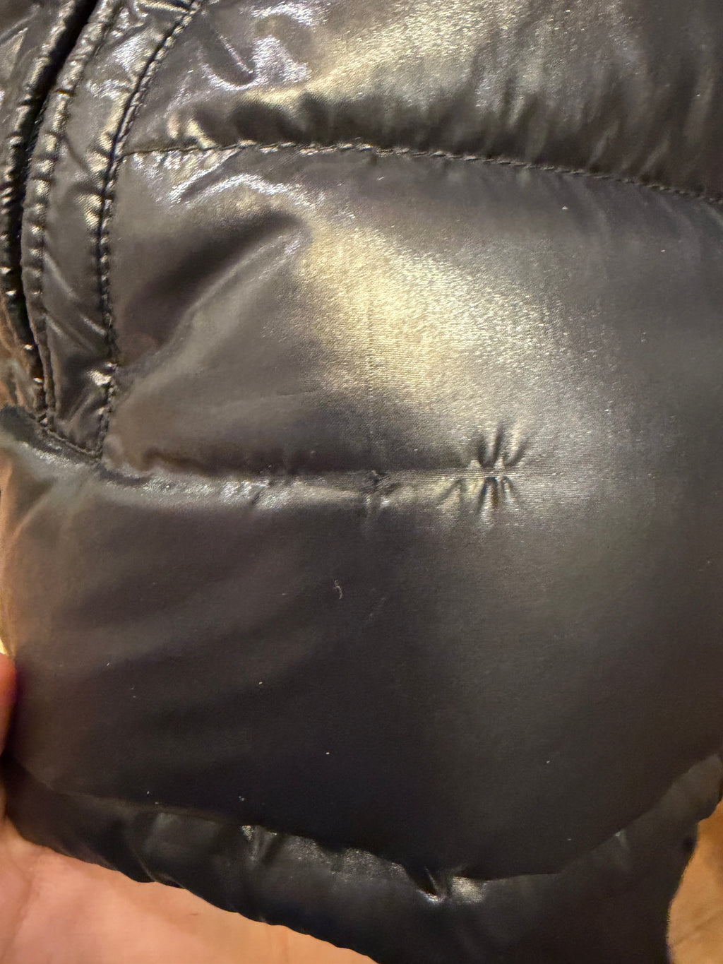 Moncler Maya Giubbotto
Down Puffer Jacket - Black