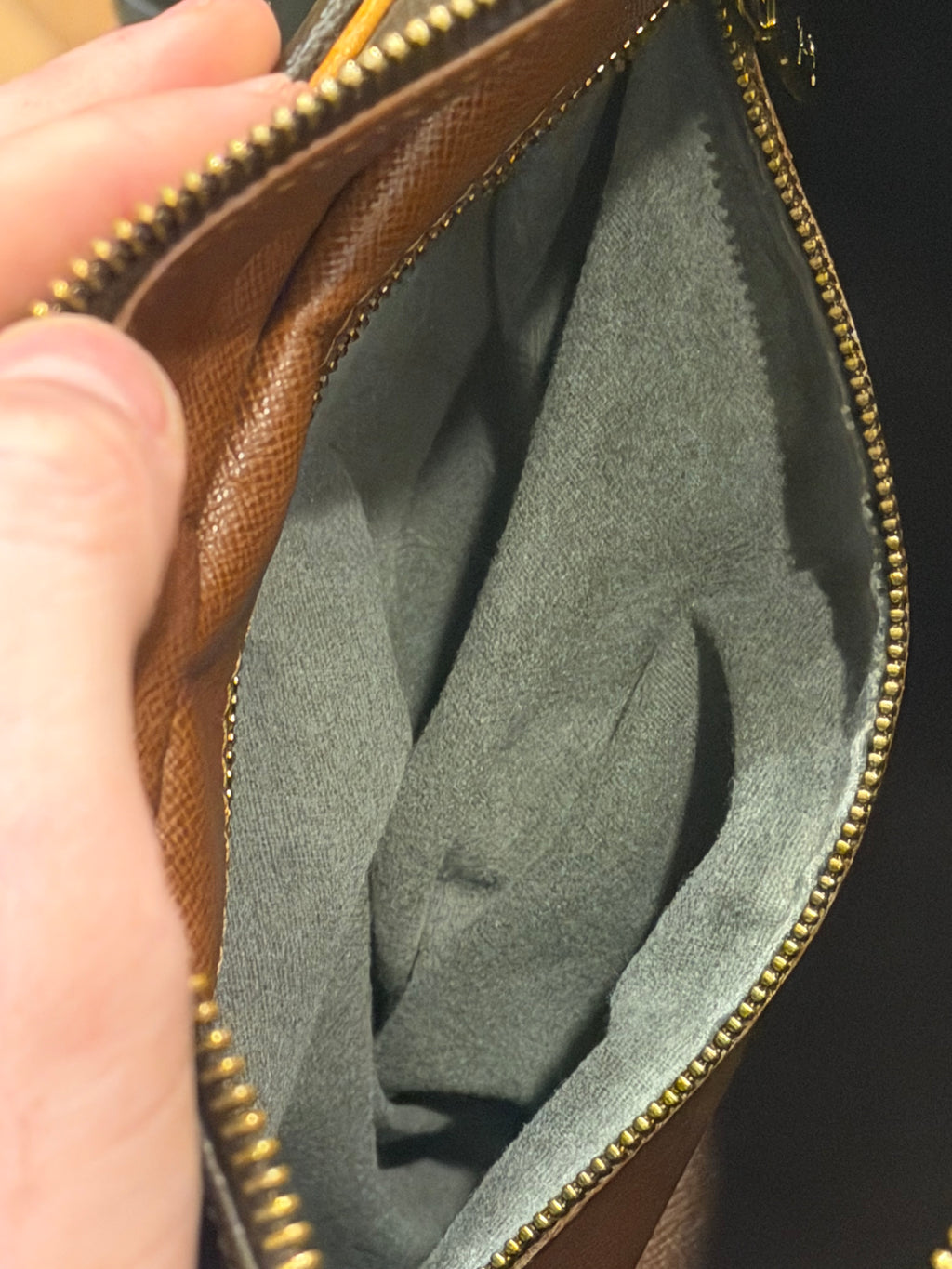 Louis Vuitton Boulogne 30 Shoulder Bag