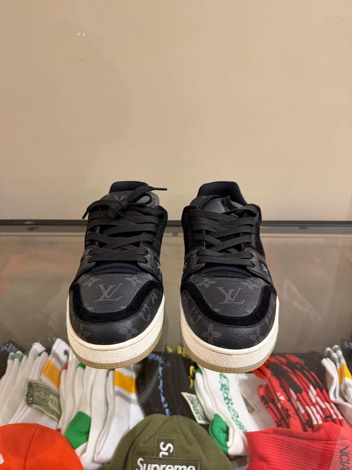 Louis Vuitton Trainer - Black
Monogram