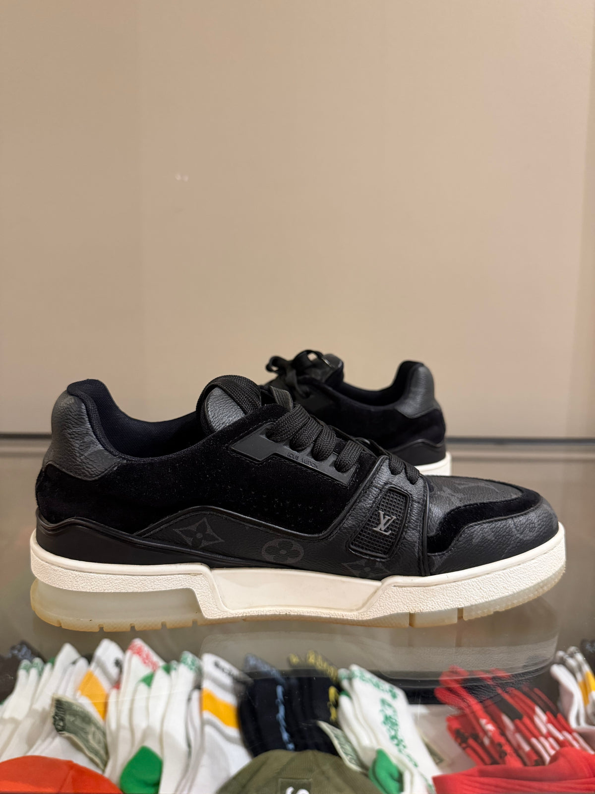 Louis Vuitton Trainer - Black
Monogram