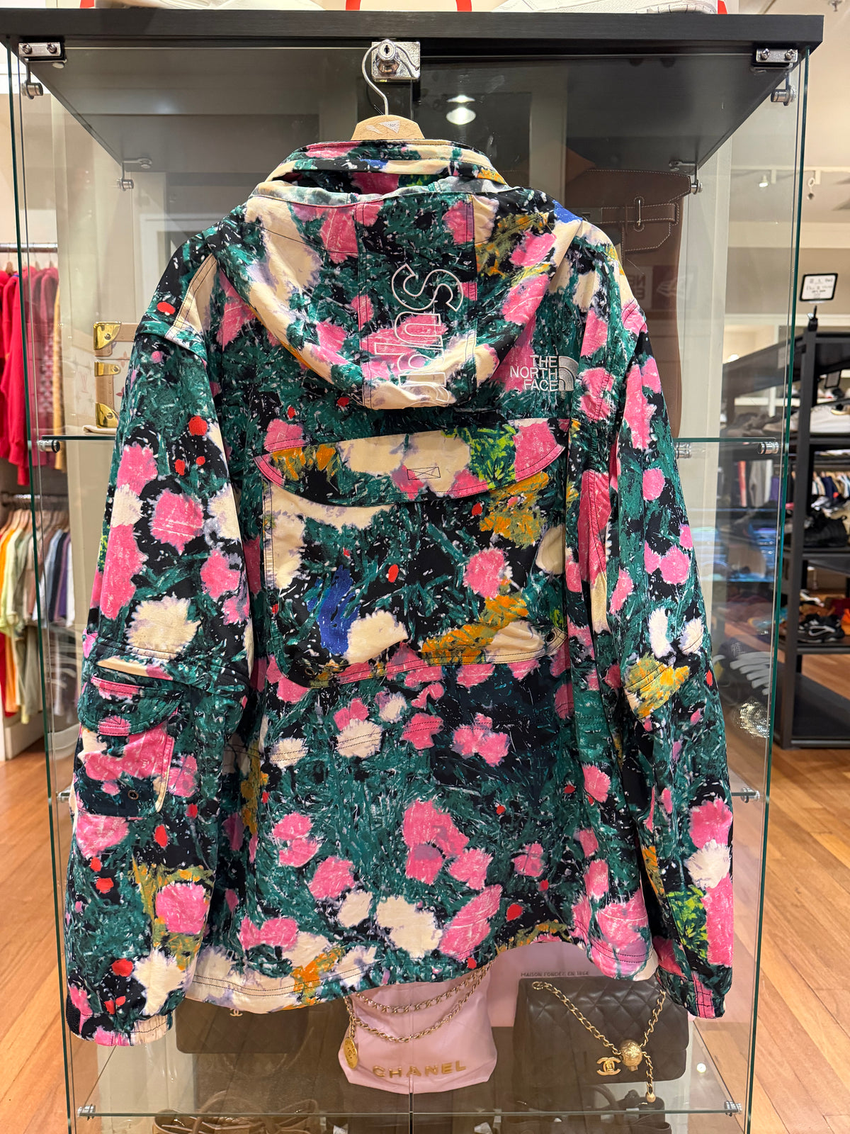 Supreme x The North Face Trekking Convertible Jacket-
Flowers