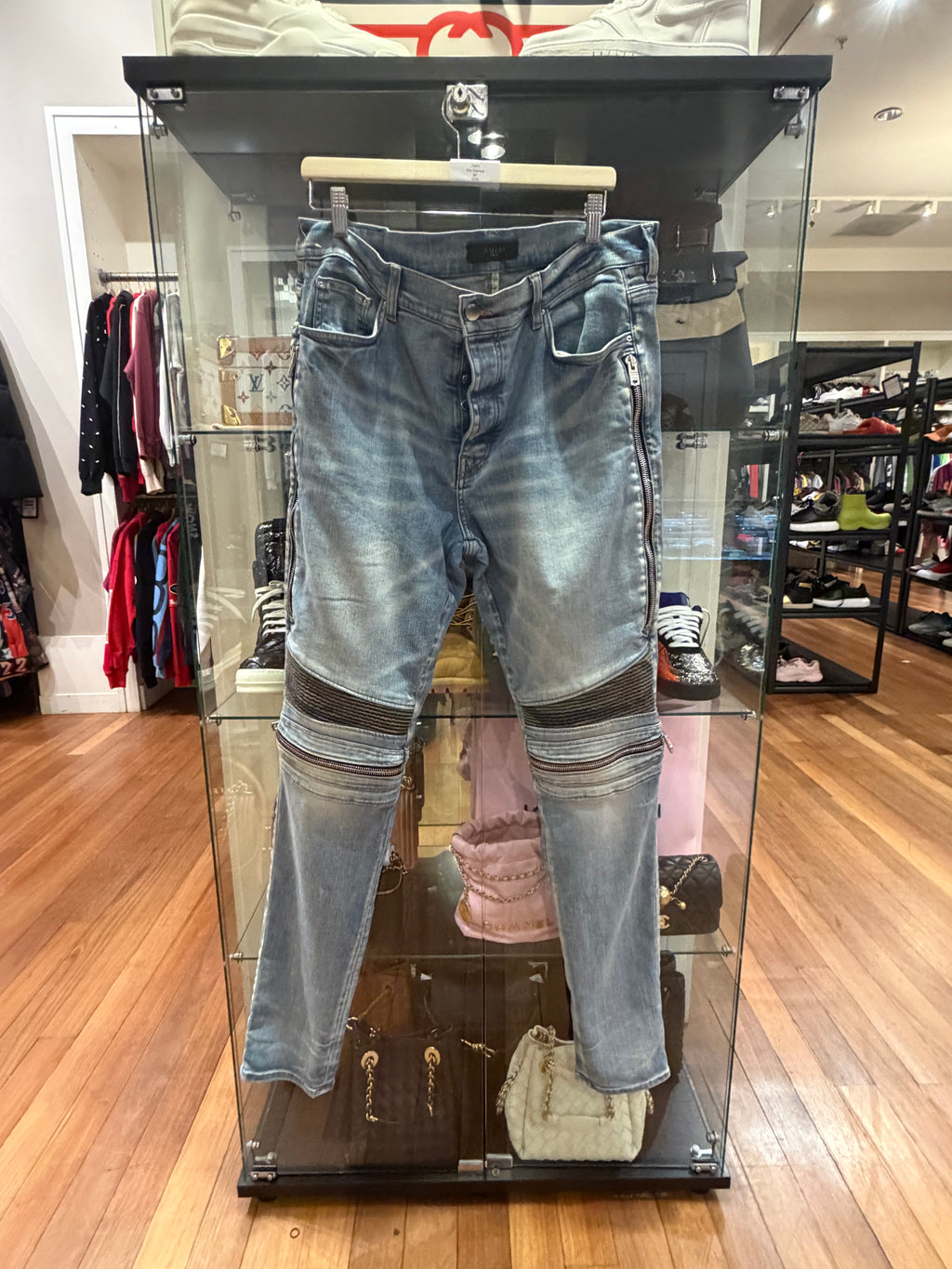 Amiri MX2 Camo Patch Denim
Jeans