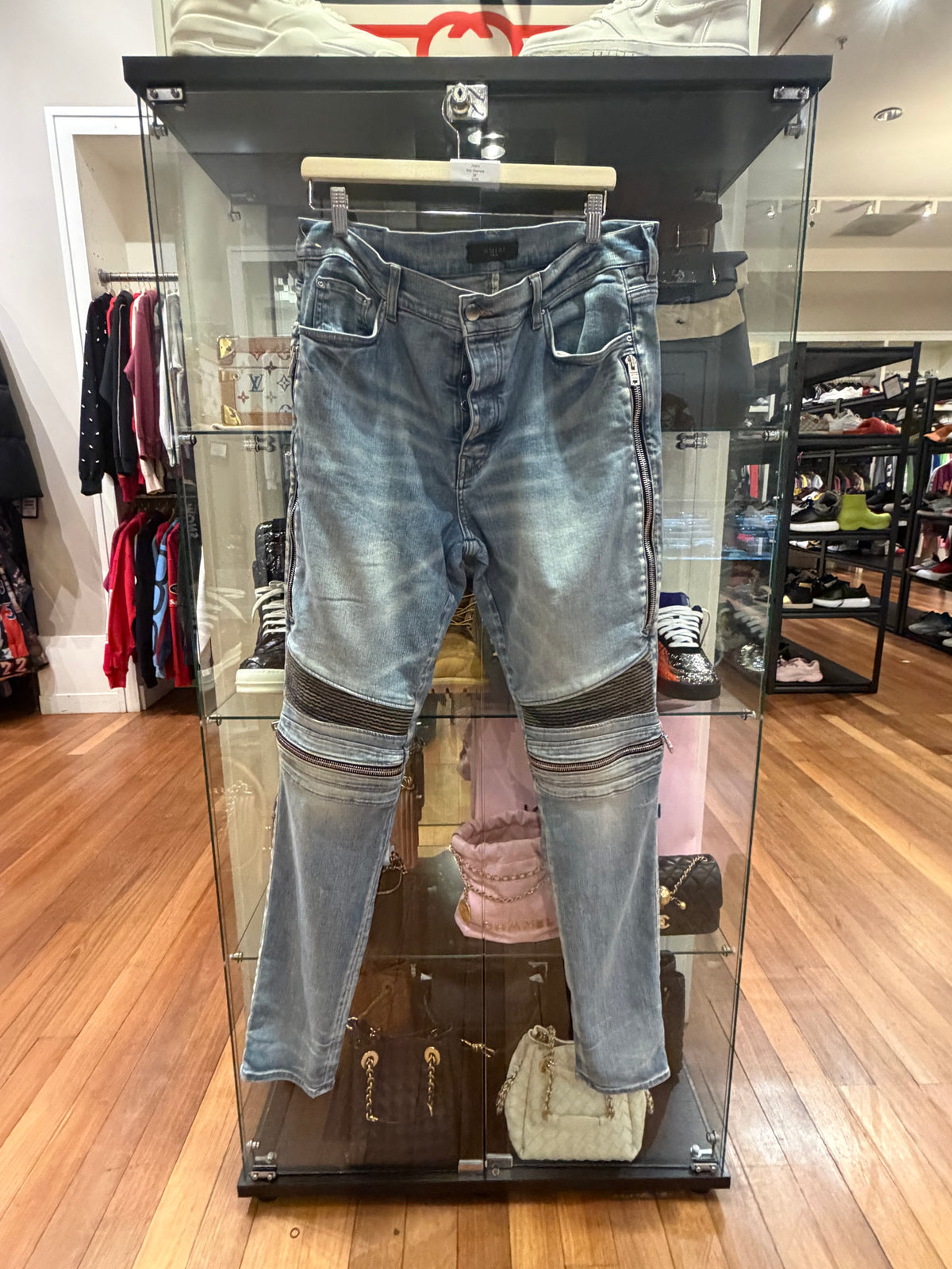 Amiri MX2 Camo Patch Denim
Jeans